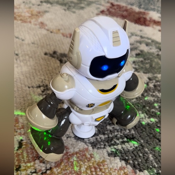 Like New DigiBot Dancing Music Rotating Lights Changing Robot Toddler Toy - Picture 1 of 8